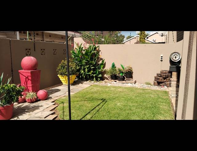 3 BEDROOM TOWNHOUSE FOR SALE IN THREE RIVERS PROPER
